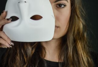 Γιατί συγκρινόμαστε με άλλες γυναίκες και πώς επηρεάζεται η αυτοεκτίμησή μας;…